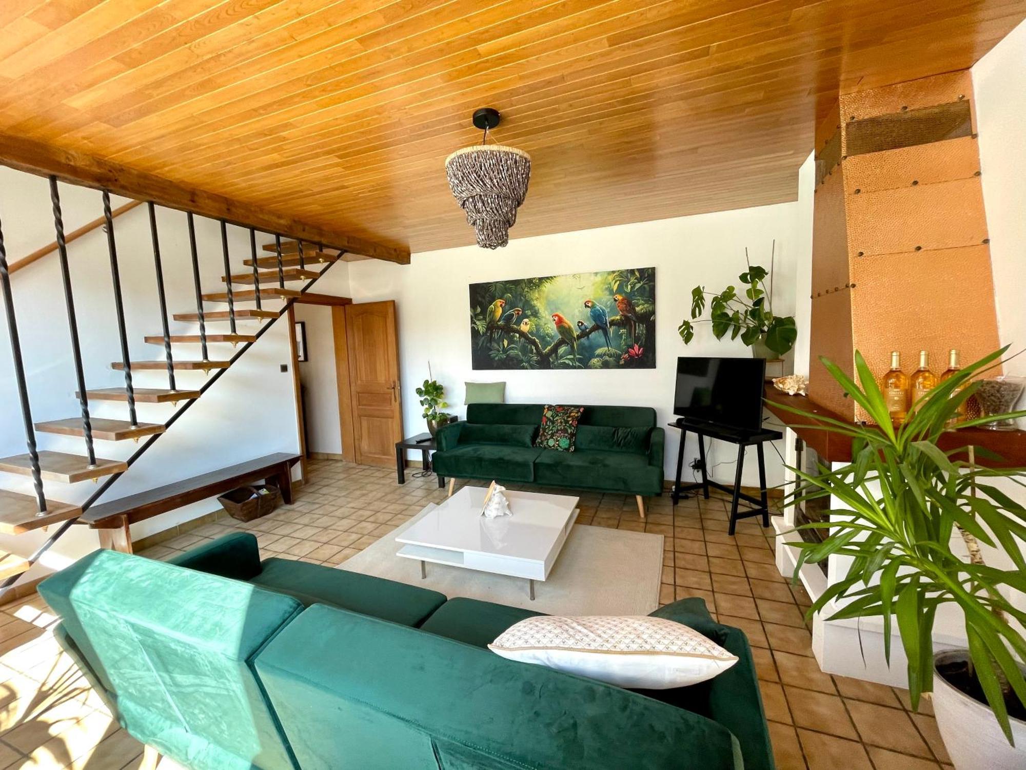 Homestay Villa O Virton Esterno foto